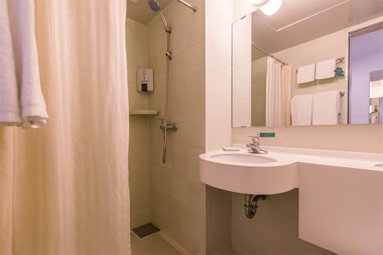 Jinjiang Inn Wuhan Zhonghua Road Hubu Alley מראה חיצוני תמונה